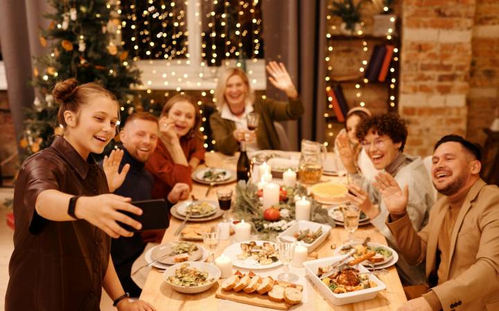 How to Organize a Last-Minute Holiday Party With Your Calendar